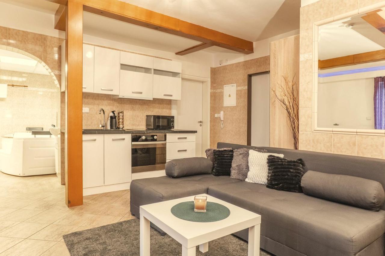 Wellness Studio! Finnish Sauna, Whirlpool, Gym & More! Prag Dış mekan fotoğraf